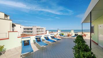 In-room safe, free WiFi, bed sheets