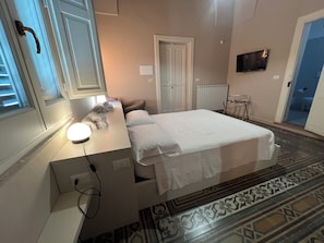 Phòng Suite tiện nghi đơn giản, 2 phòng ngủ, quang cảnh vườn