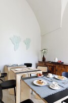 32-inch flat-screen TV with digital channels, TV