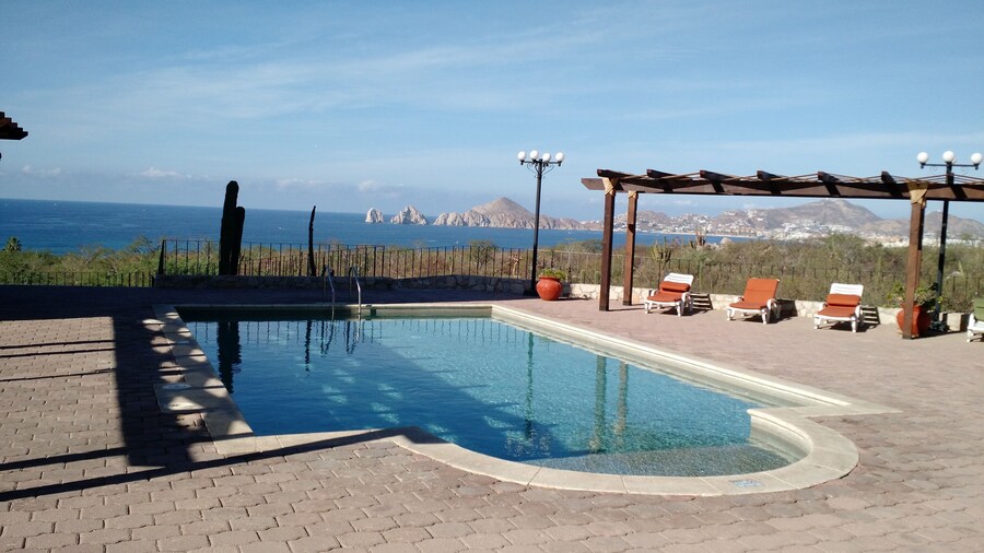 Sunrock Hotel and Suites