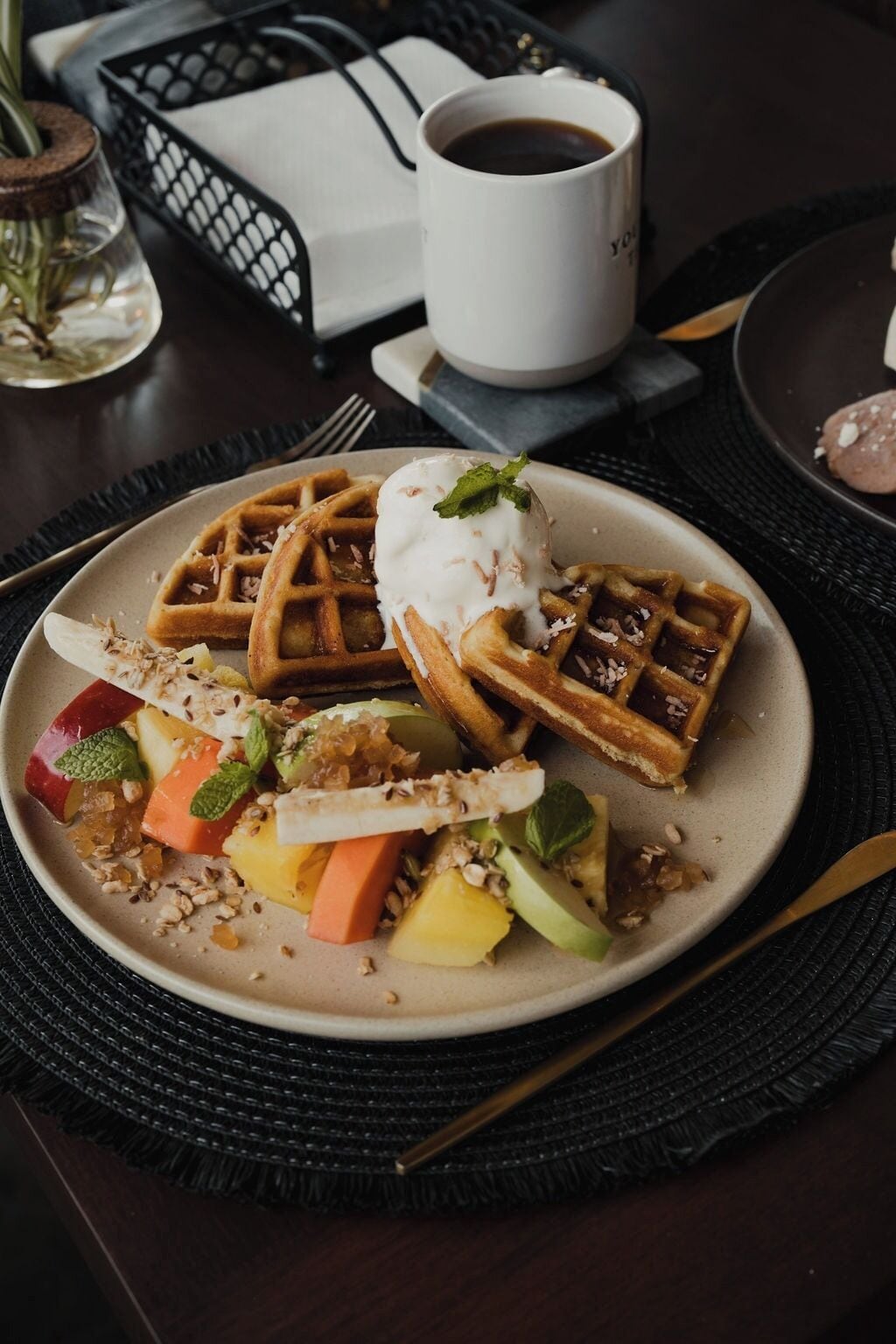 Desayuno continental (USD 16 por persona) 