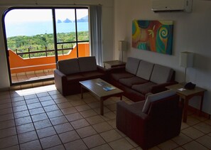 TV, pay movies - Sunrock Hotel and Suites (Cabo San Lucas)