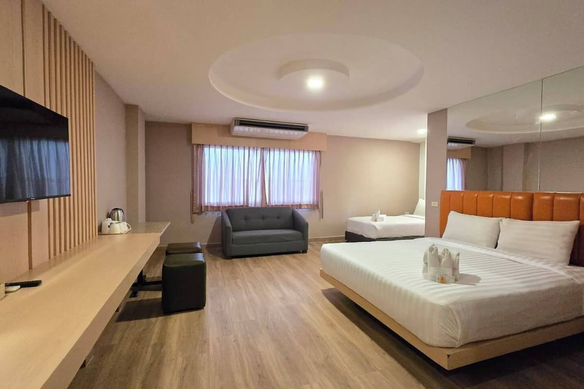 Chambre Familiale | Minibar, coffres-forts dans les chambres, décoration personnalisée