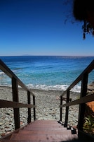 Playa privada, arena negra