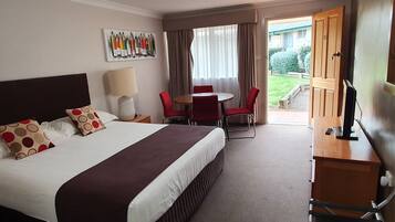 Executive Family | Premium bedding, desk, soundproofing, iron/ironing board