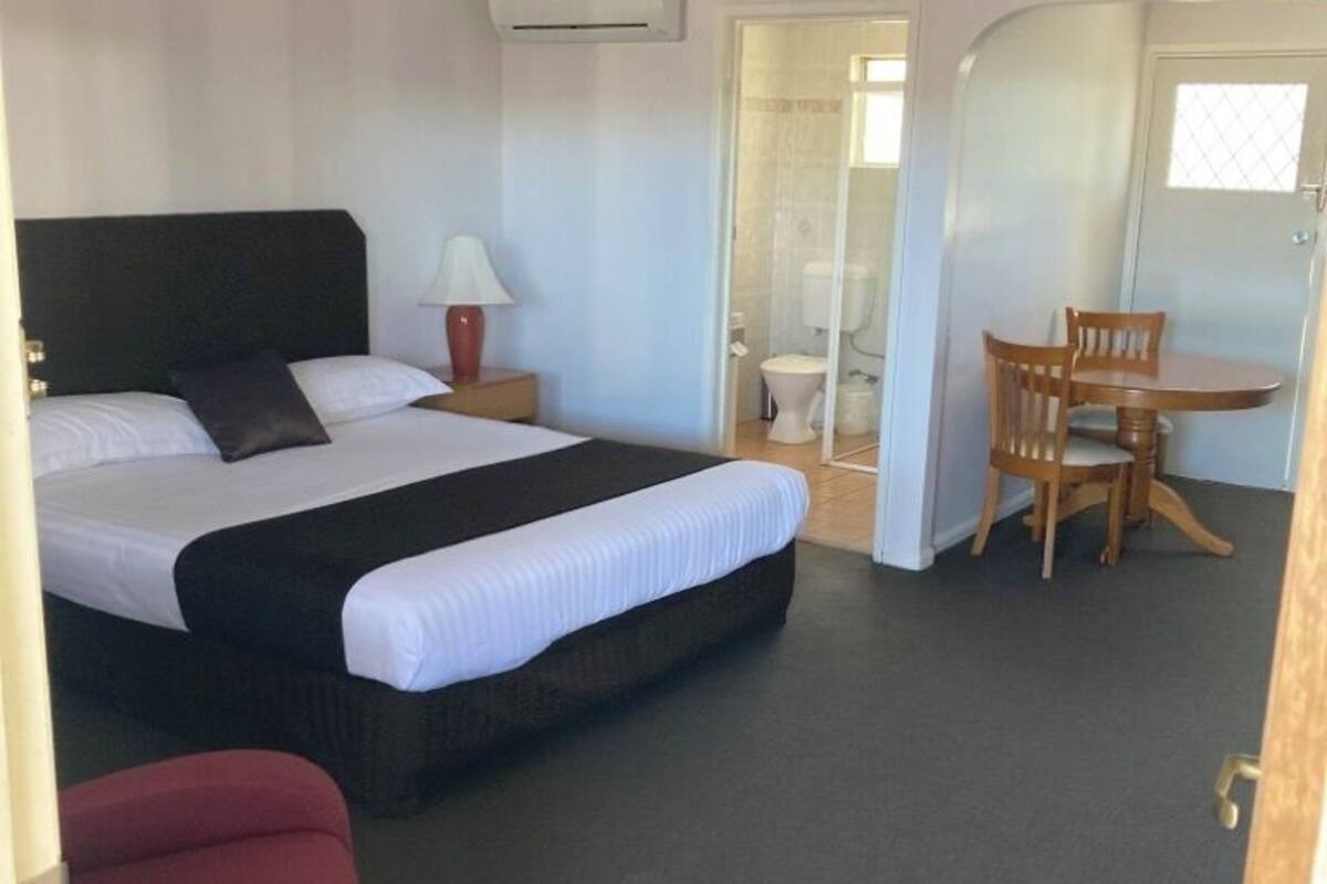 Executive-rum - 1 kingsize-säng | Minibar, värdeförvaringsskåp på rummet och strykjärn/strykbräda