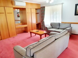 Family Suite | Living room