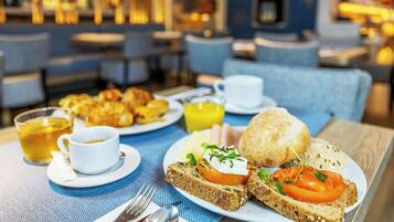 Daily buffet breakfast (EUR 19 per person)