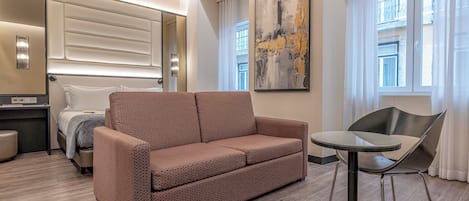 Premium bedding, down duvets, minibar, in-room safe