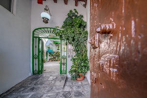 Entrada al alojamiento