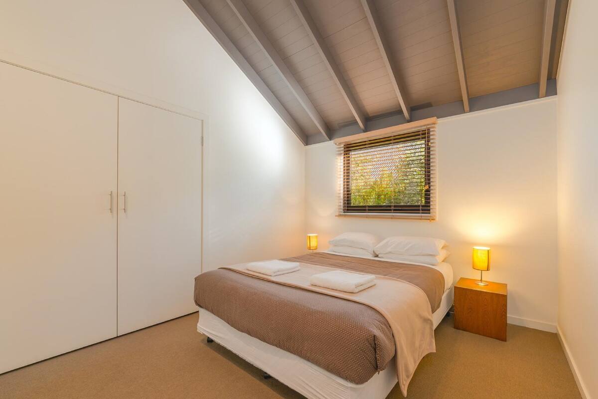 Bügeleisen/Bügelbrett, Babybetten, kostenloses WLAN, Bettwäsche