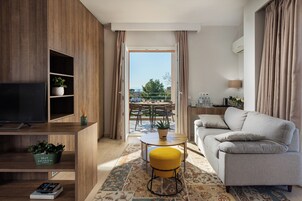 Habitación cuádruple | Escritorio y espacio para trabajar con un portátil