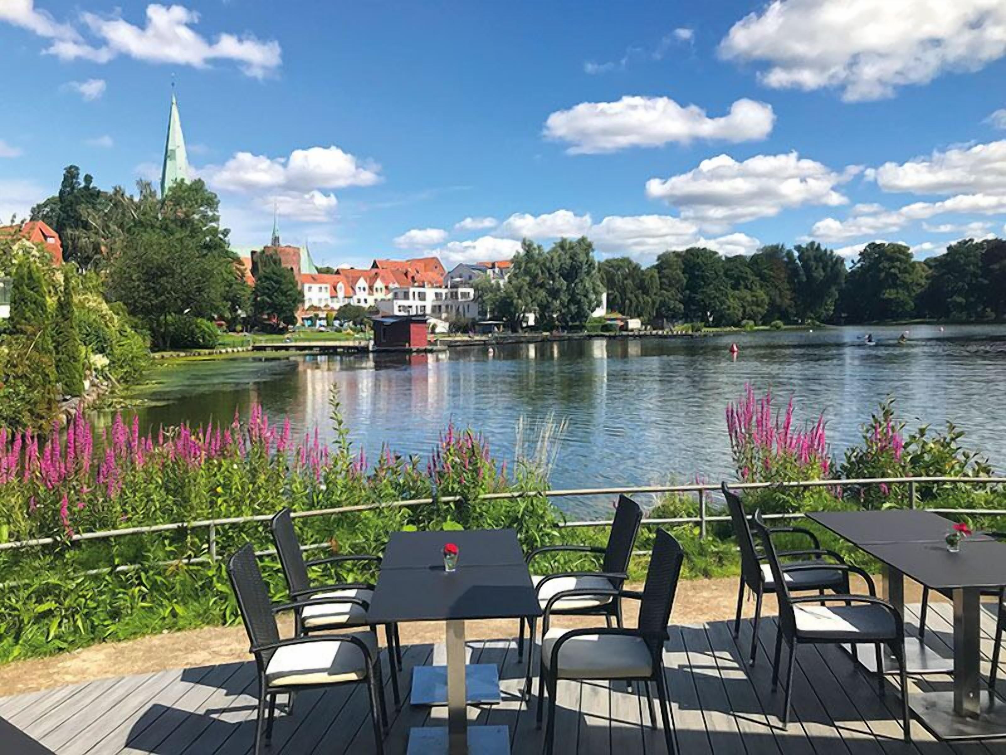 breakfast, lunch, dinner served; brazilian cuisine, sea views