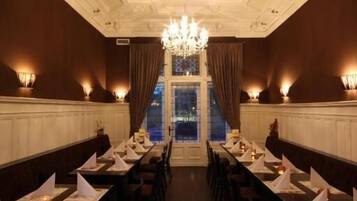 Aamiainen ja lounas; brasilialainen keittiö, näkymät valtamerelle