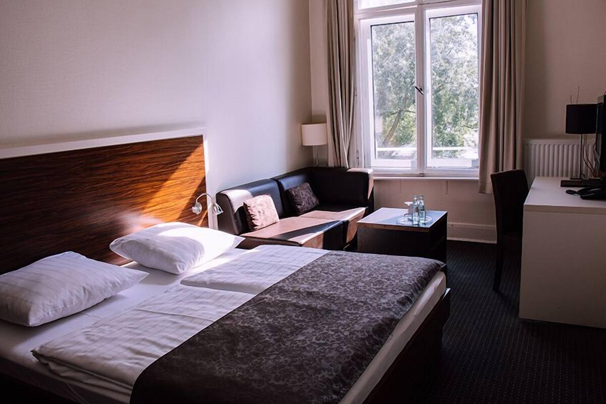 standard double room, 1 king bed | 1 bedroom, in-room safe, desk, iron/ironing board