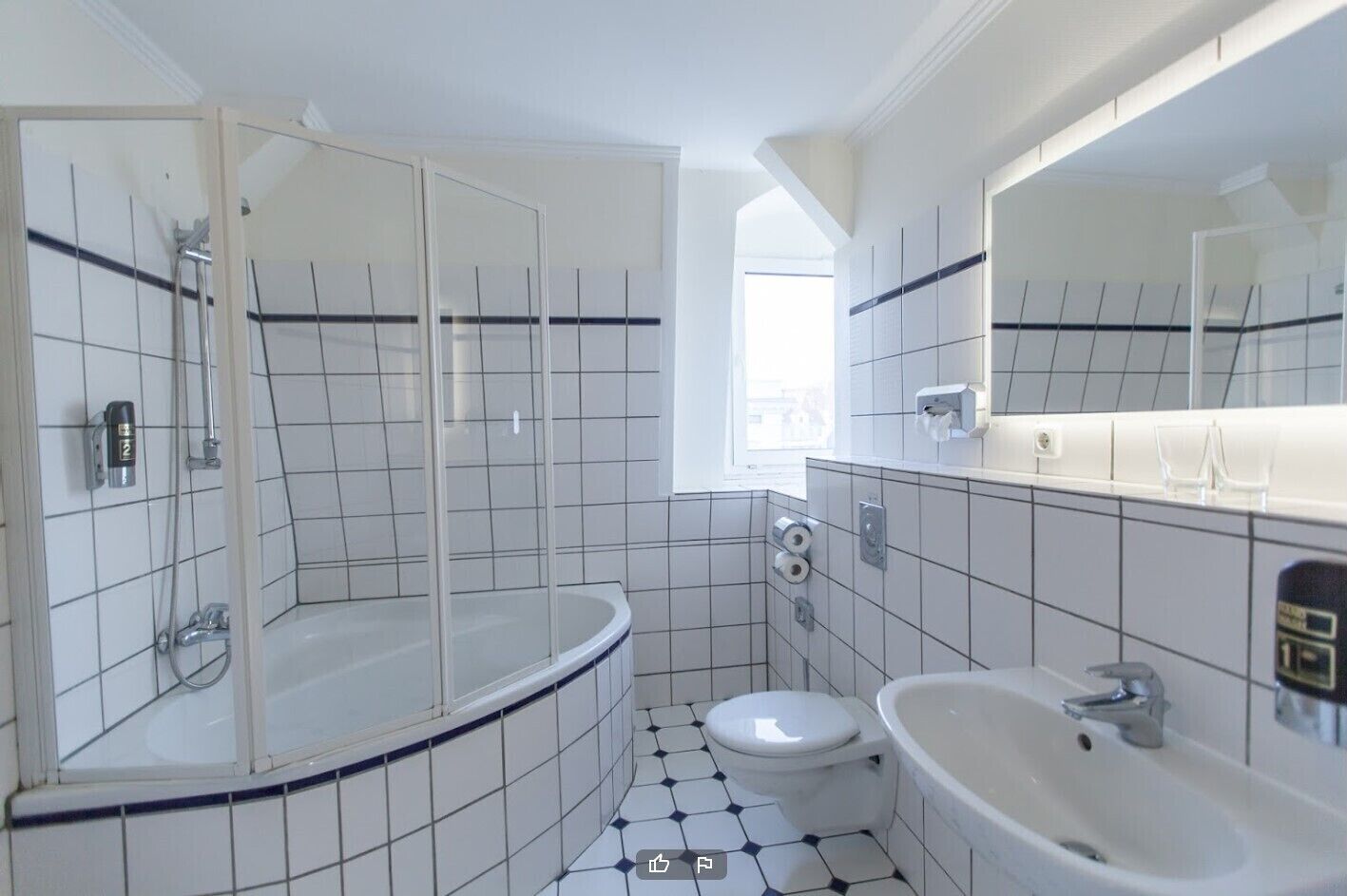 superior double room, 1 king bed | bathroom | shower, hair dryer, towels