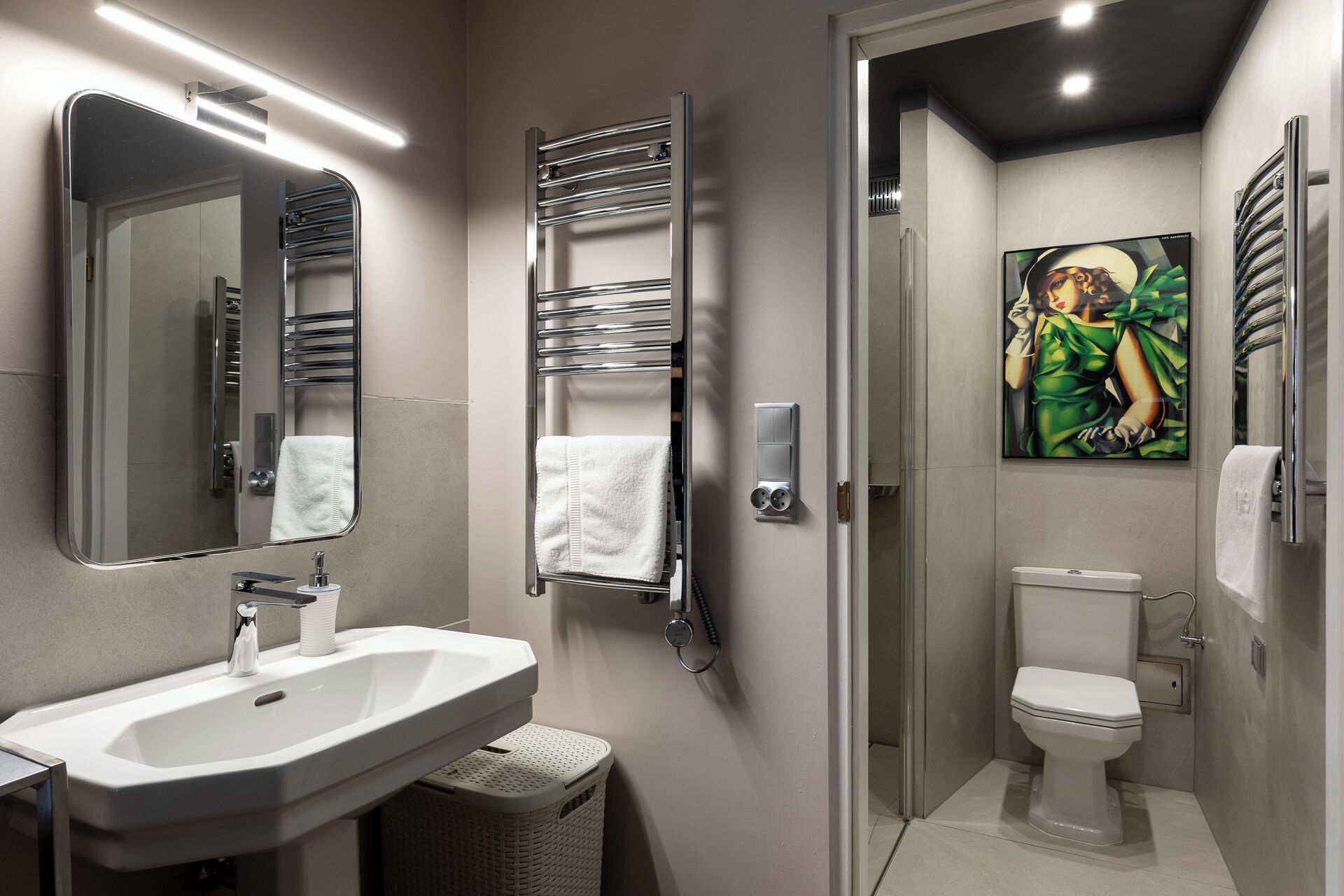 Loft Exclusif | Salle de bain | Baignoire et douche séparées, articles de toilette gratuits