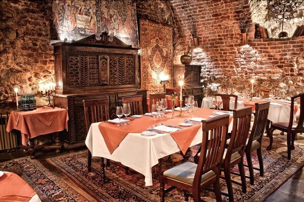 Mittagessen, Abendessen, französische Küche, Speisen im Freien