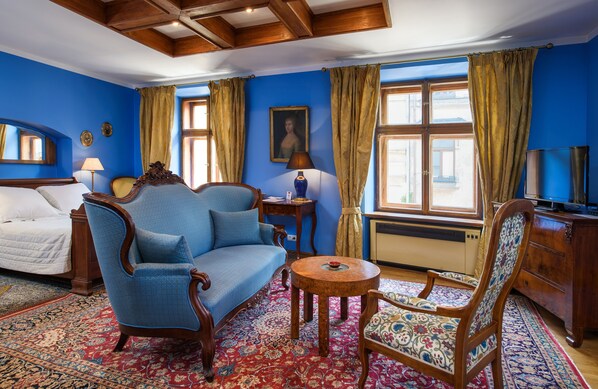 Superior Studio (2 people) | Hypo-allergenic bedding, Select Comfort beds, in-room safe