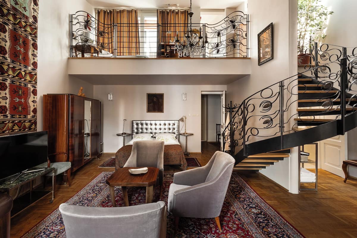 Exclusive Loft | Living area | Flat-screen TV