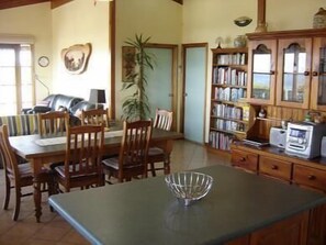 Dining - Lantauanan (Island Beach)