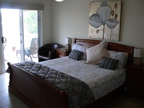 Family House, 4 Bedrooms, Beachside | Iron/ironing board, bed sheets - Lantauanan (Island Beach)