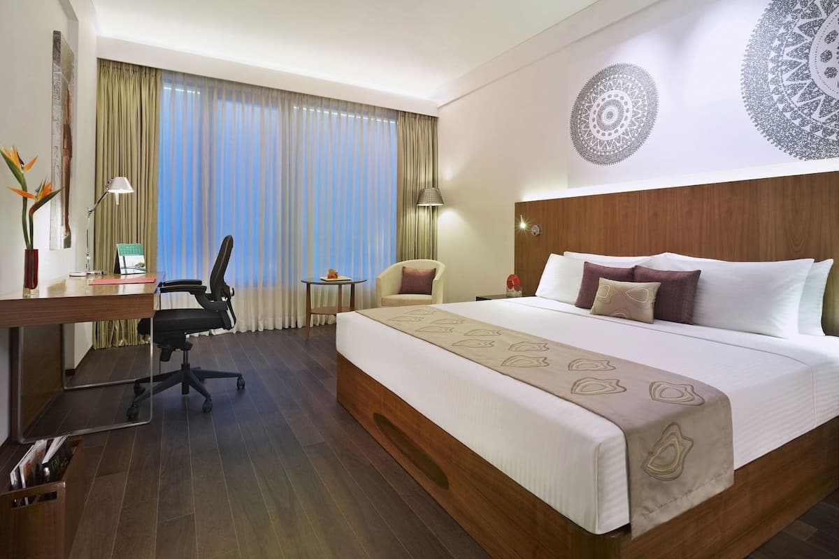 1 bedroom, Egyptian cotton sheets, premium bedding, down duvets