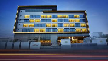 Executive Suite, 1 King Bed | Exterior