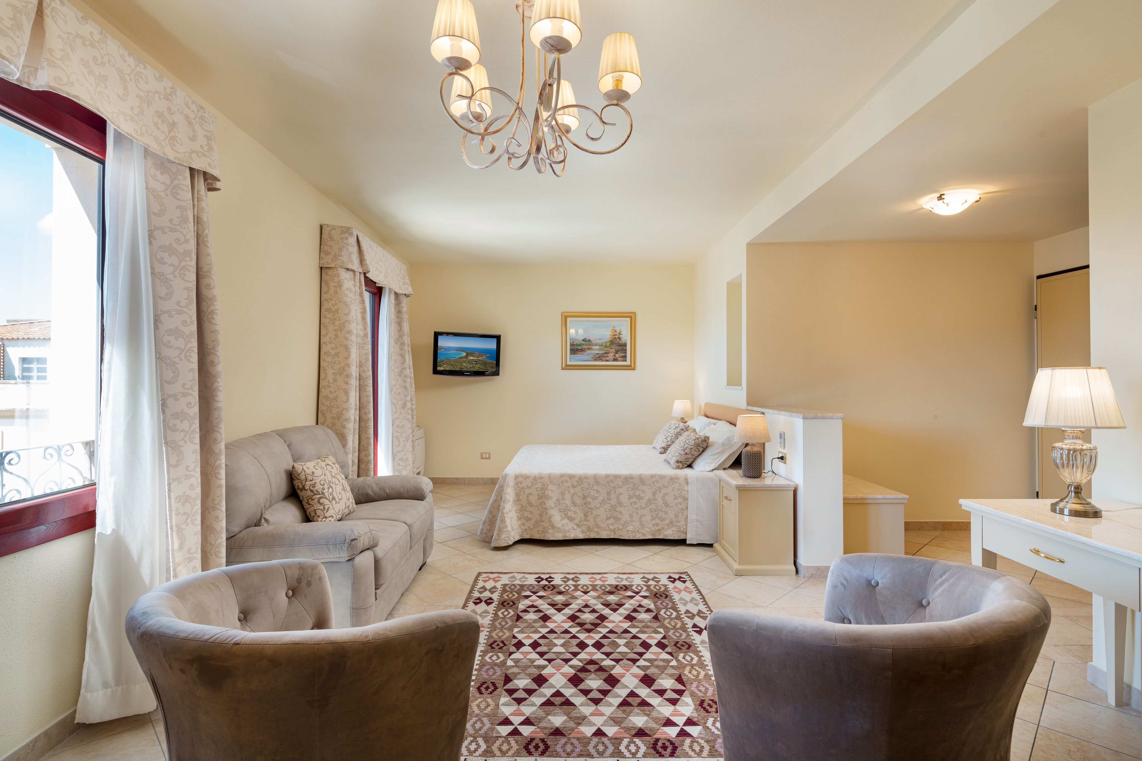 junior suite, 1 king bed, balcony | in-room safe, free wifi, bed sheets