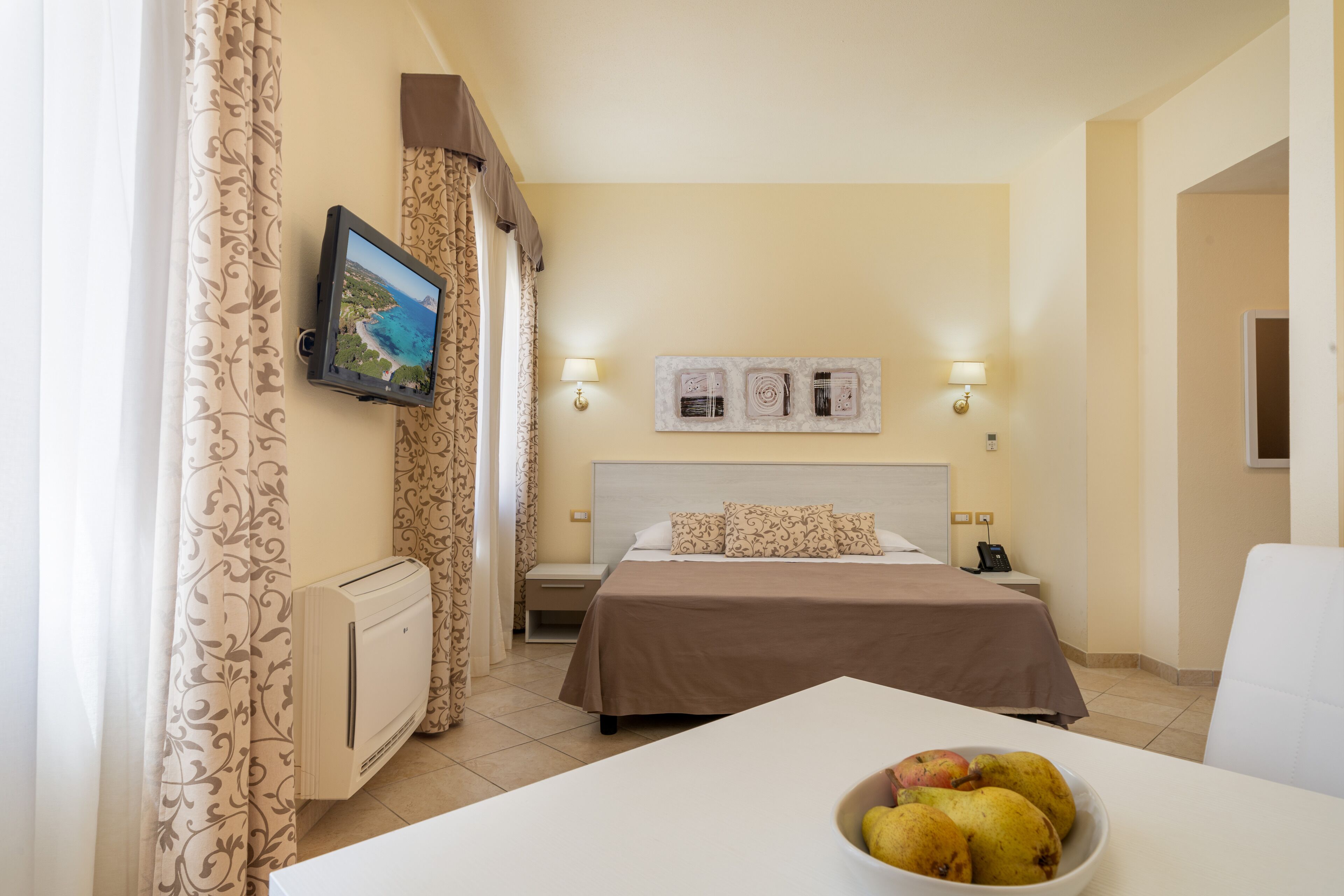 classic room | in-room safe, free wifi, bed sheets
