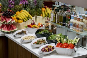 Tägliches inbegriffenes nach Wunsch zubereitetes Frühstück