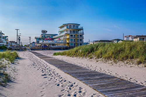 Paradise Oceanfront Resort