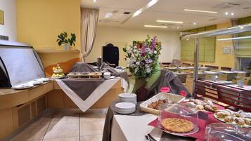 Petit déjeuner compris