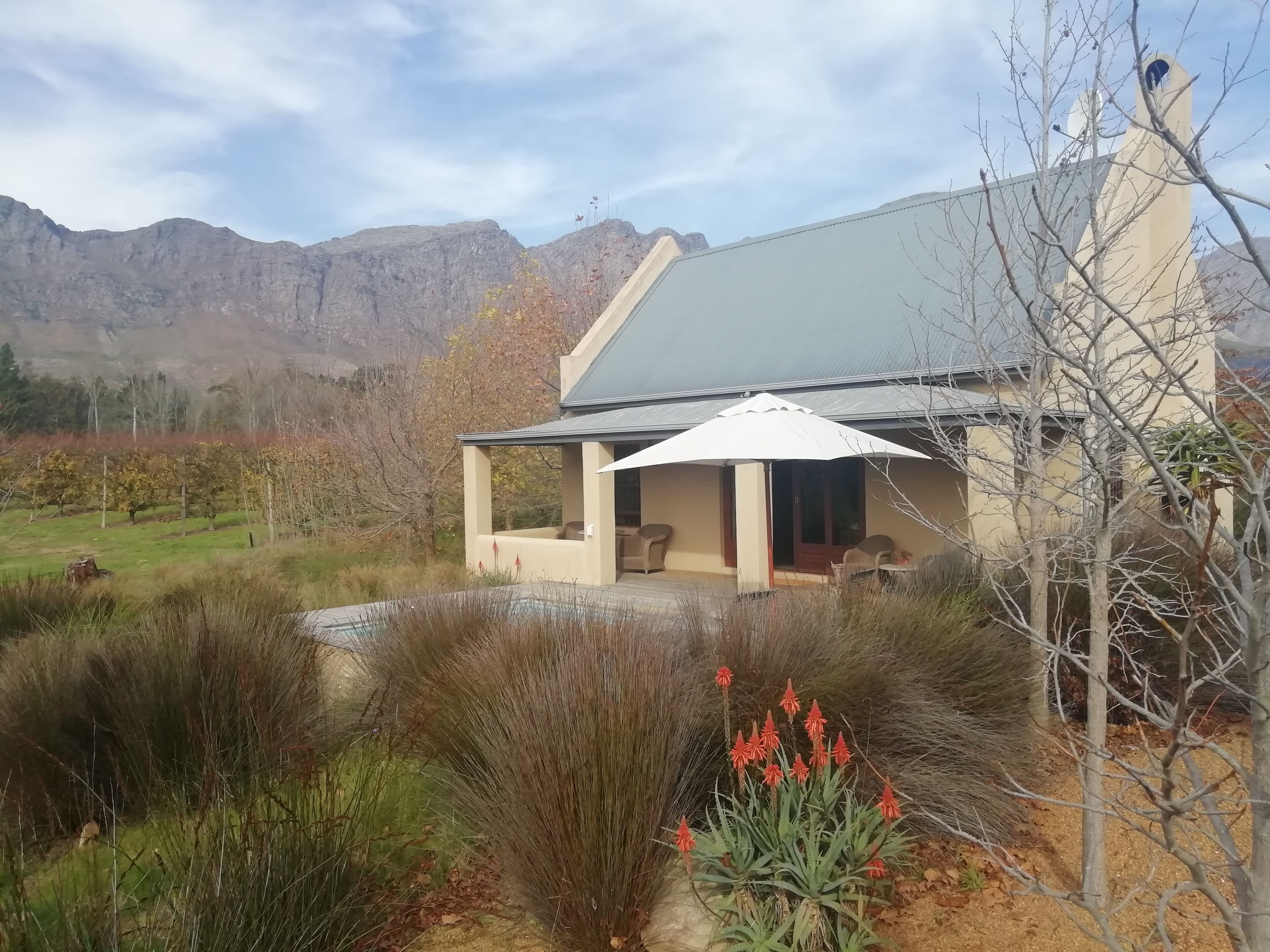 Exclusive-villa (8) | Minibar, pengeskab på værelset, individuelt design