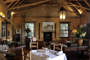 Breakfast, lunch, dinner served; alfresco dining