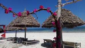 Private beach nearby, white sand, free beach shuttle, sun-loungers