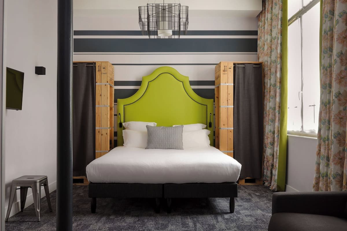 Deluxe-Zimmer | Hochwertige Bettwaren, Minibar, Zimmersafe, individuell dekoriert
