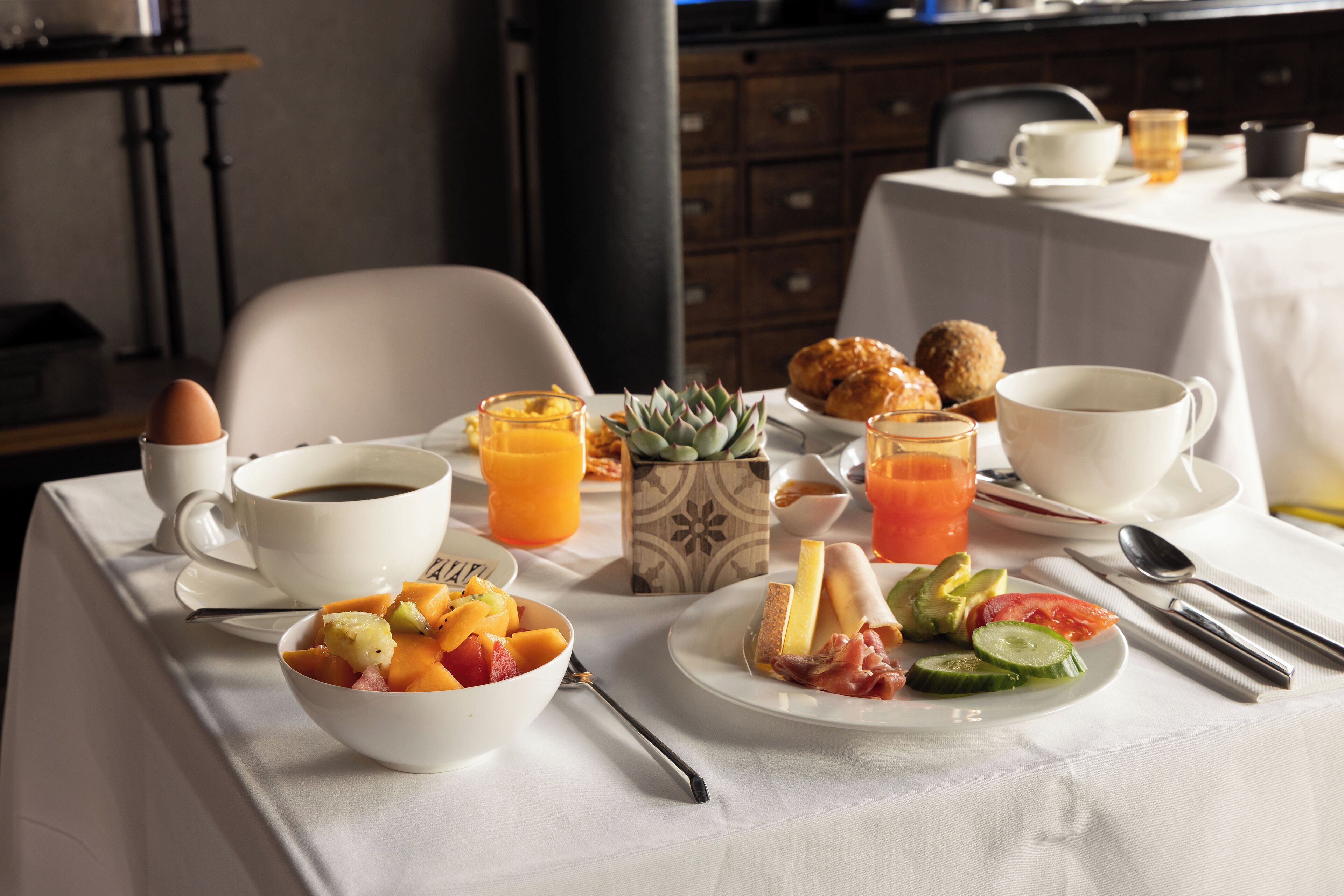 Tägliches Frühstücksbuffet gegen Gebühr