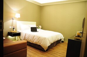 1 bedroom, premium bedding, down duvets, desk - Garden Hotel Taichung (Taichung)
