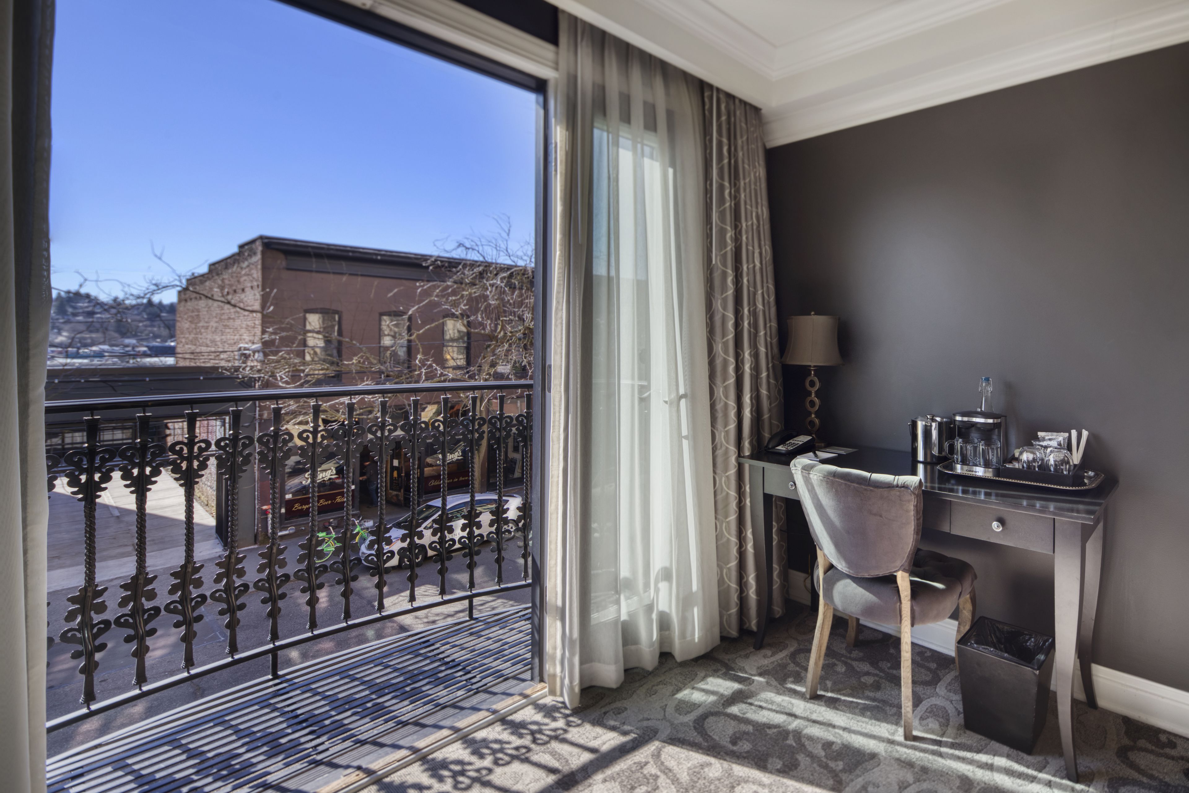 standard room, 1 king bed | coffee and/or coffee maker