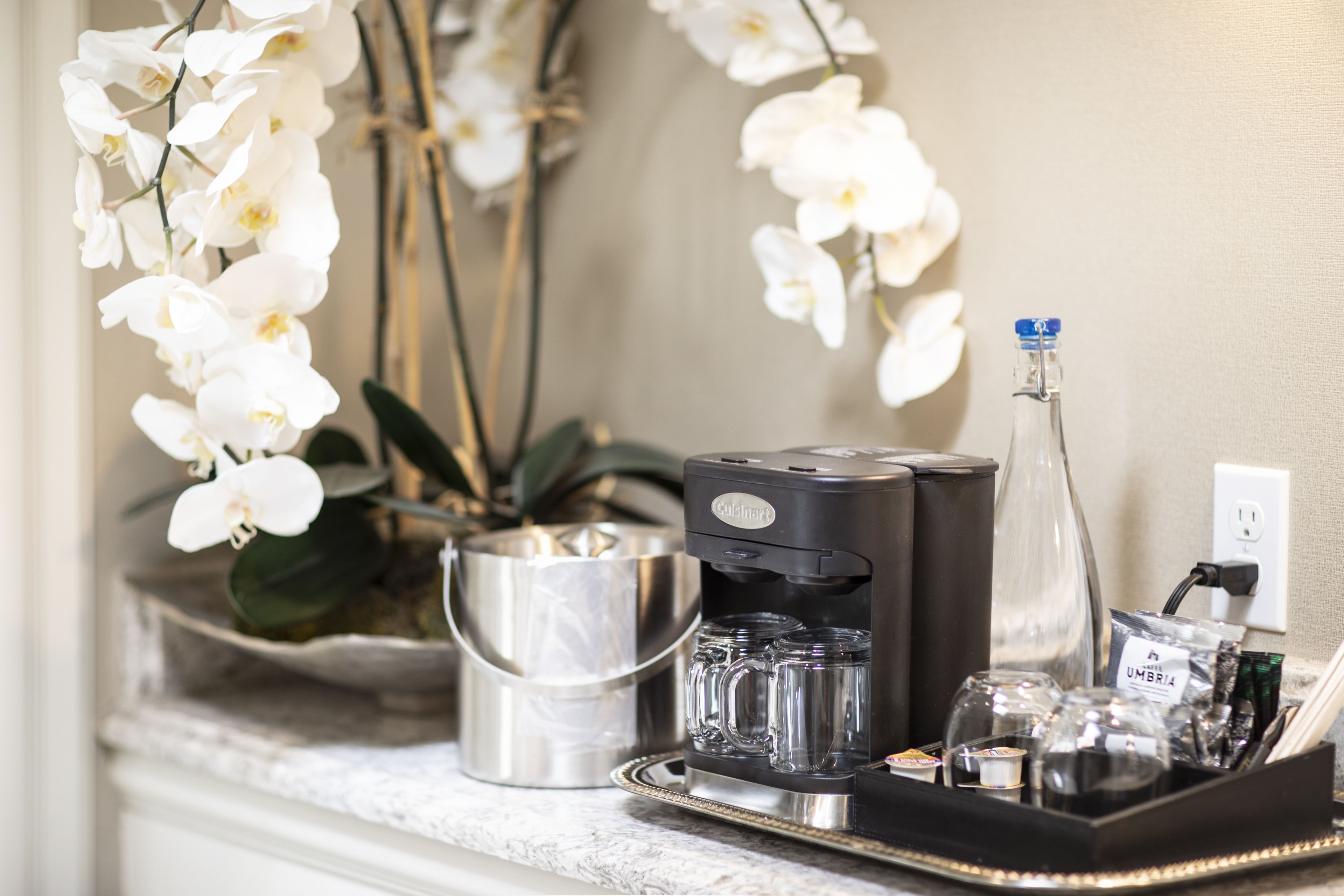 suite, 1 king bed with sofa bed, courtyard area | coffee and/or coffee maker