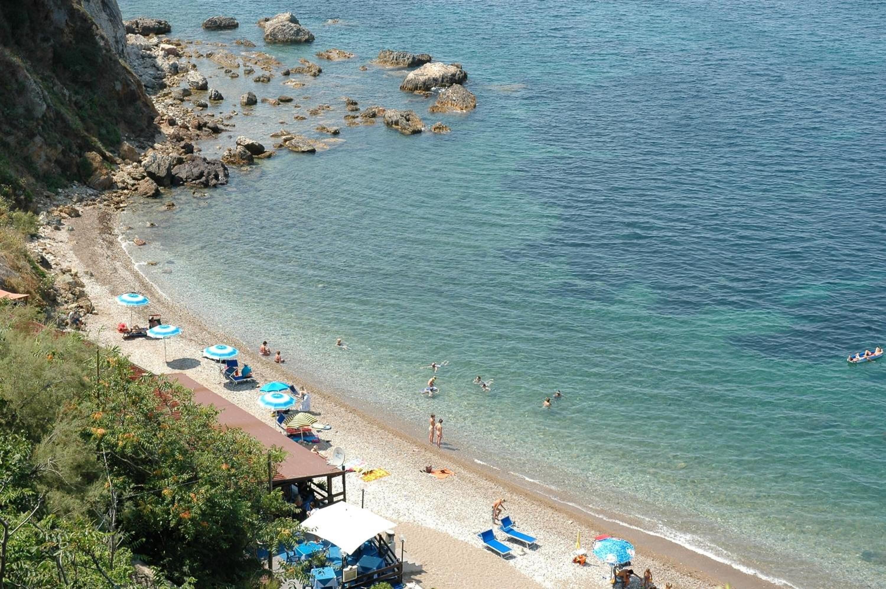Spiaggia privata nelle vicinanze, lettini da mare, ombrelloni