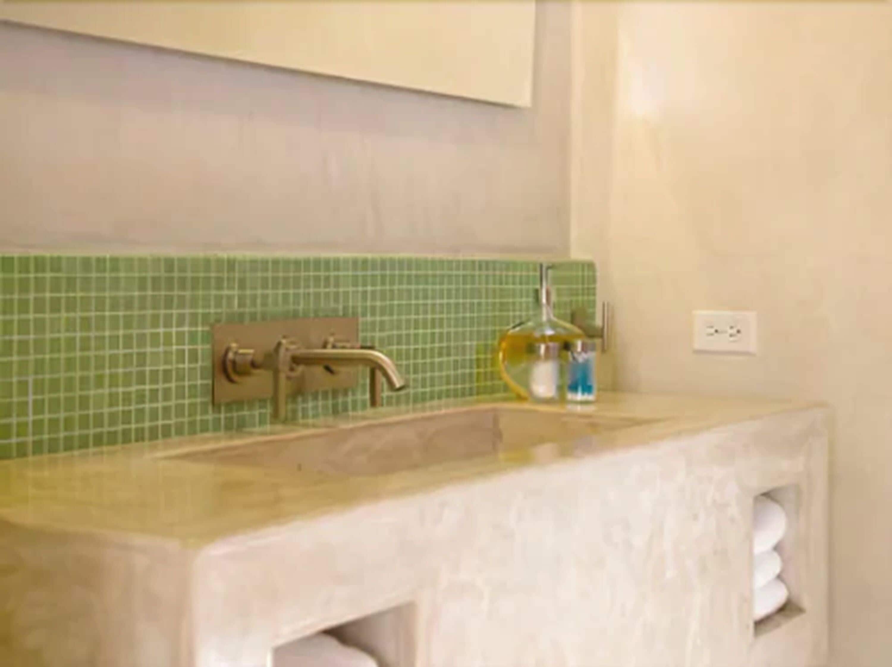 superior room | bathroom sink