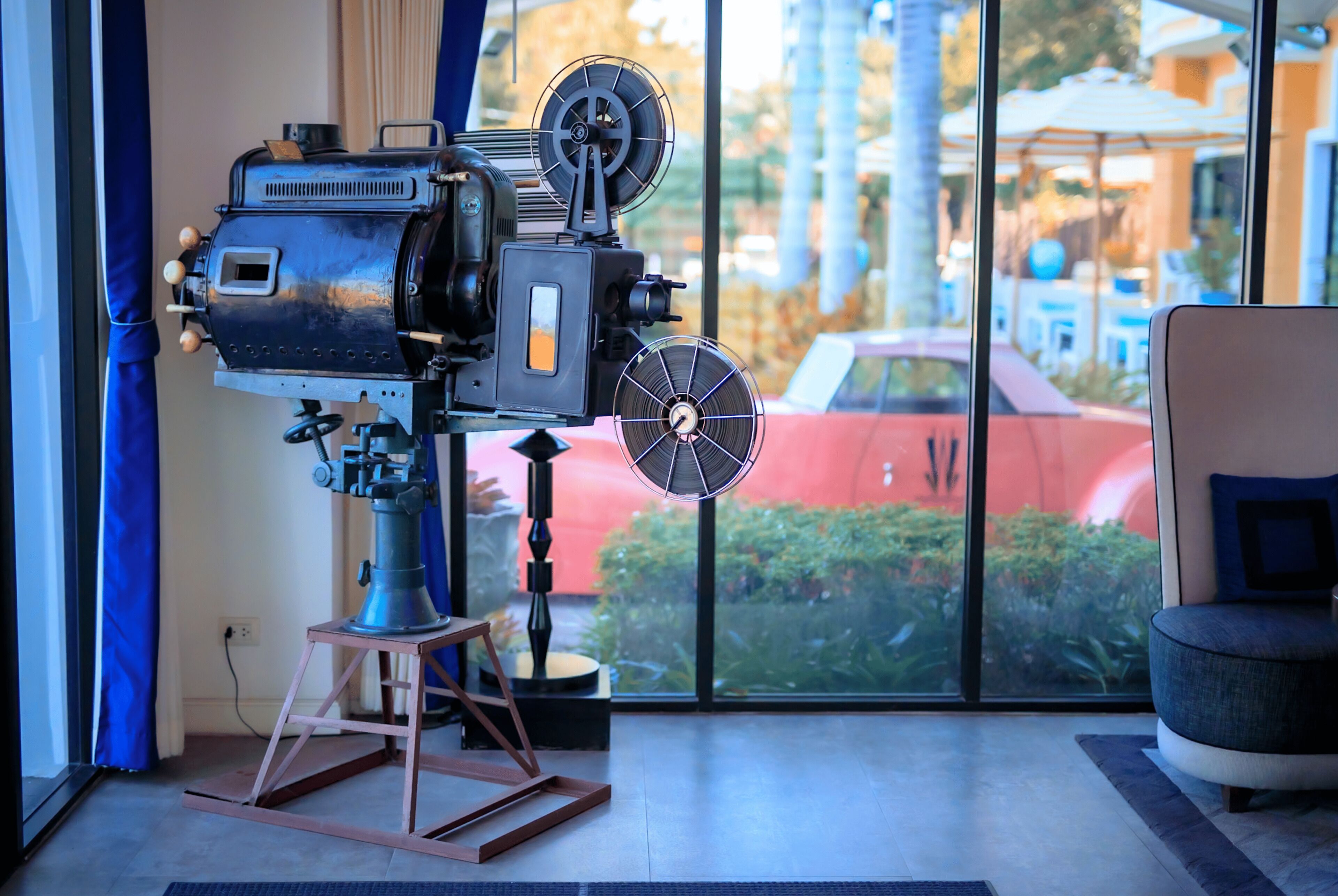 42-inch lcd tv with satellite channels, tv