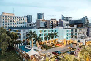 Front of property - Wave Hotel Pattaya (Pattaya)