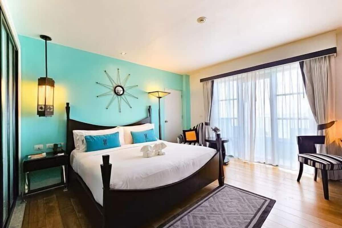 Minibar, in-room safe, desk, blackout curtains