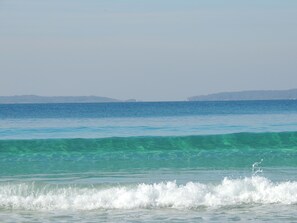 Beach nearby, black sand - Paradise Bungalow Waterfront (Sanctuary Point)