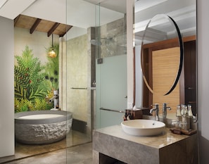 Free toiletries, hair dryer, slippers, bidet - Alaya Resort Ubud (Ubud)