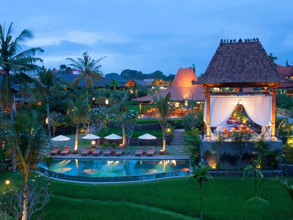 Breakfast, lunch, dinner served; Indonesian cuisine - Alaya Resort Ubud (Ubud)
