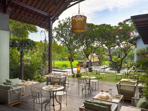 Breakfast, lunch, dinner served; Indonesian cuisine - Alaya Resort Ubud (Ubud)